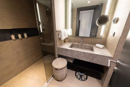 Chambre Confort Twin · Terrou-Bi Diamniadio
